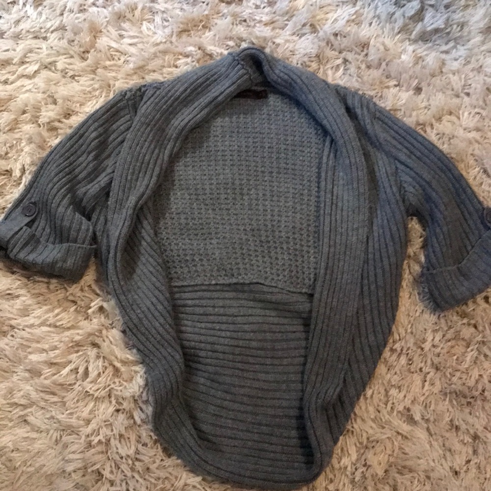 The Limited 1/4 Sleeve Shrug
